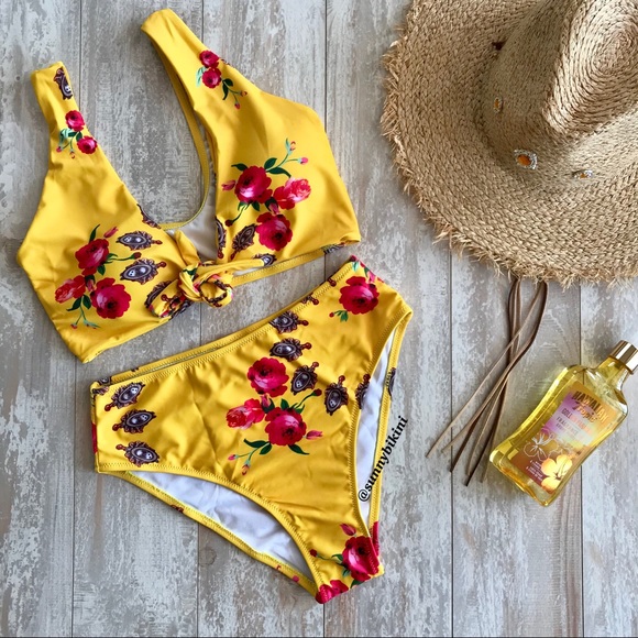 NWT Knotted Bikini top and bottom  - Picture 2 of 8